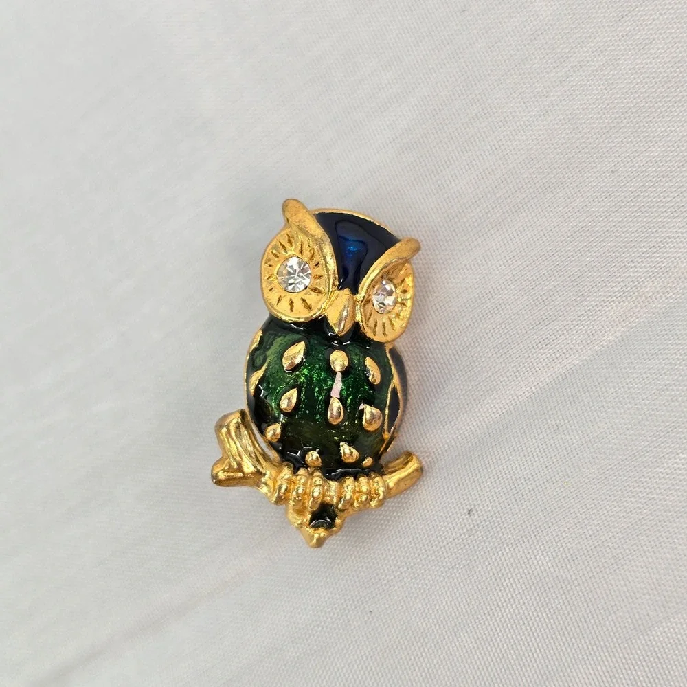 Vintage Gold Tone Enamel Owl Brooch Green Blue Rhinestone Eyes Bird Pin